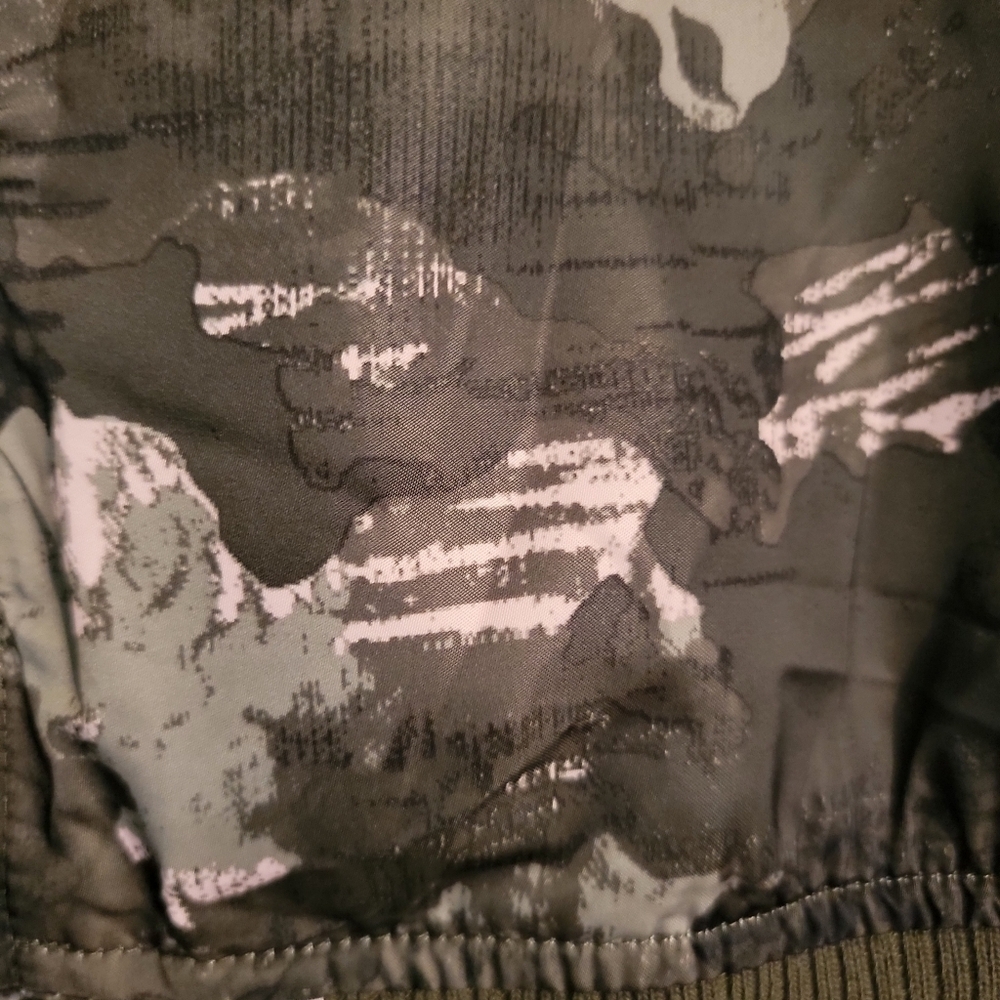 Camo Print Zip-Up Jacket in Olive Green and White - Picture 6 of 7